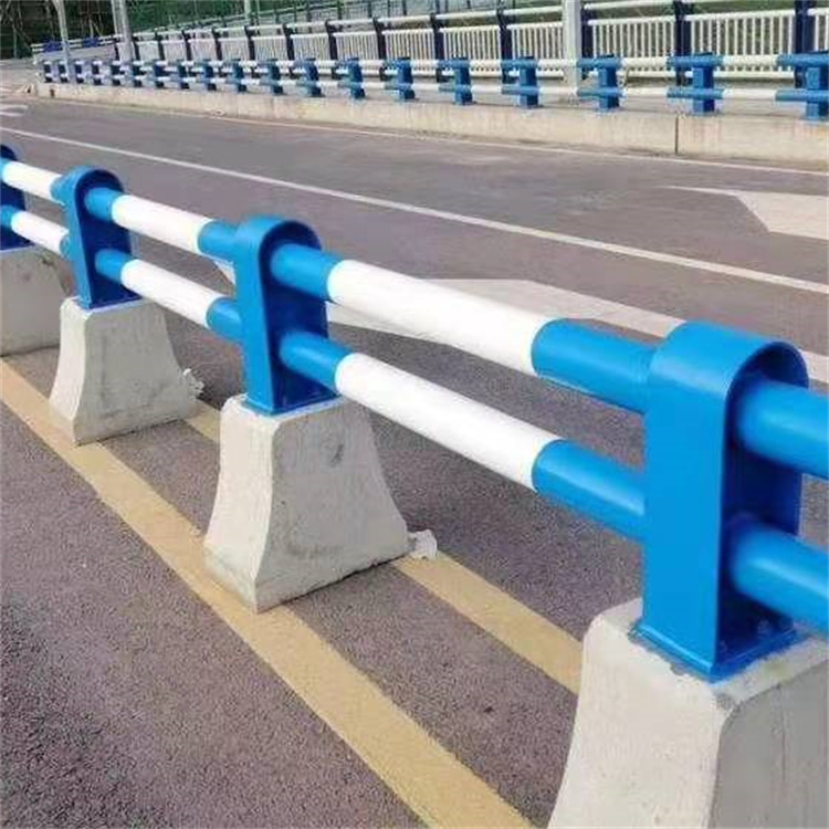 阜新水泥墩防撞护栏